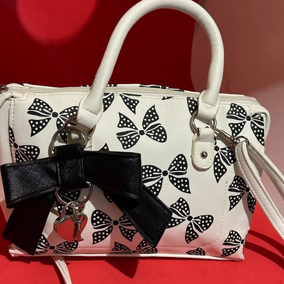 Claires-crossbody bag -White and Black - Picture 1 of 4